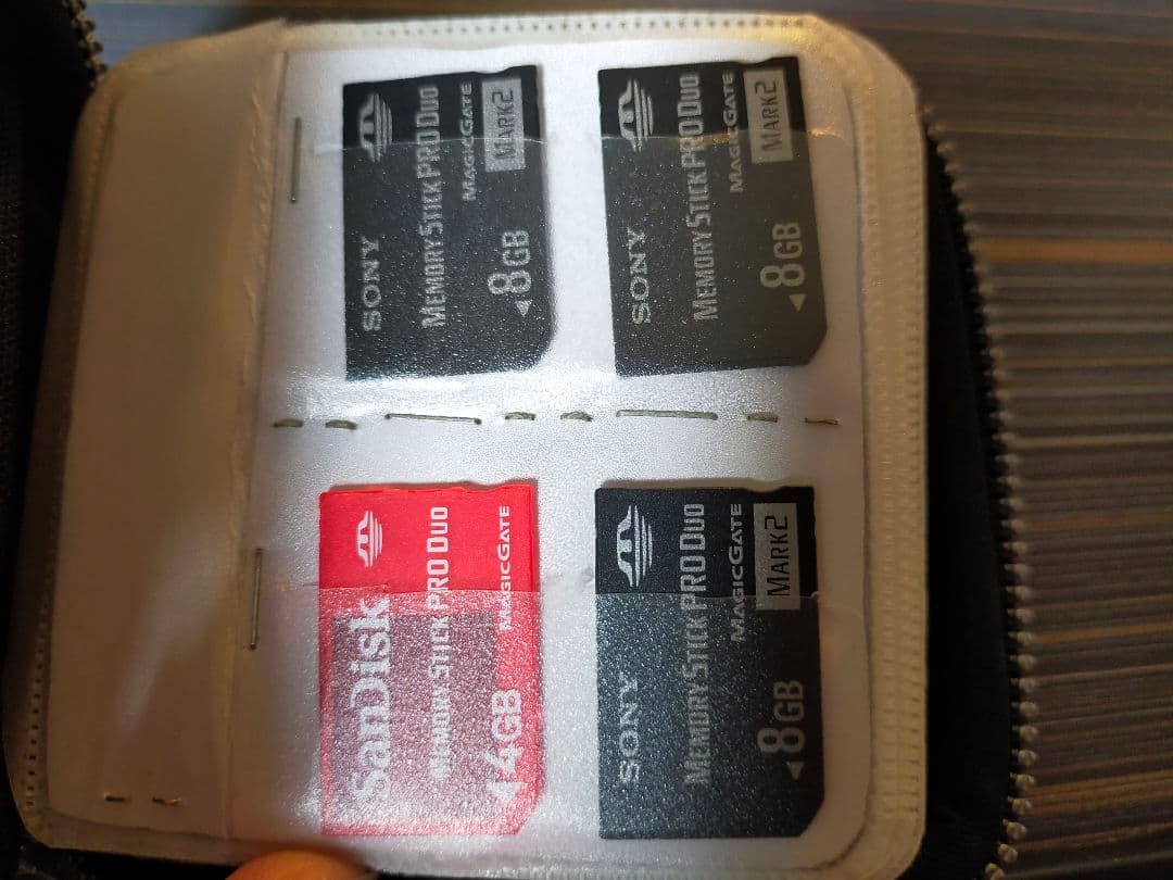 PSP 本体&ソフト4本&映画1本　画面接続ケーブル　メモリ数個　GPSアダプタ