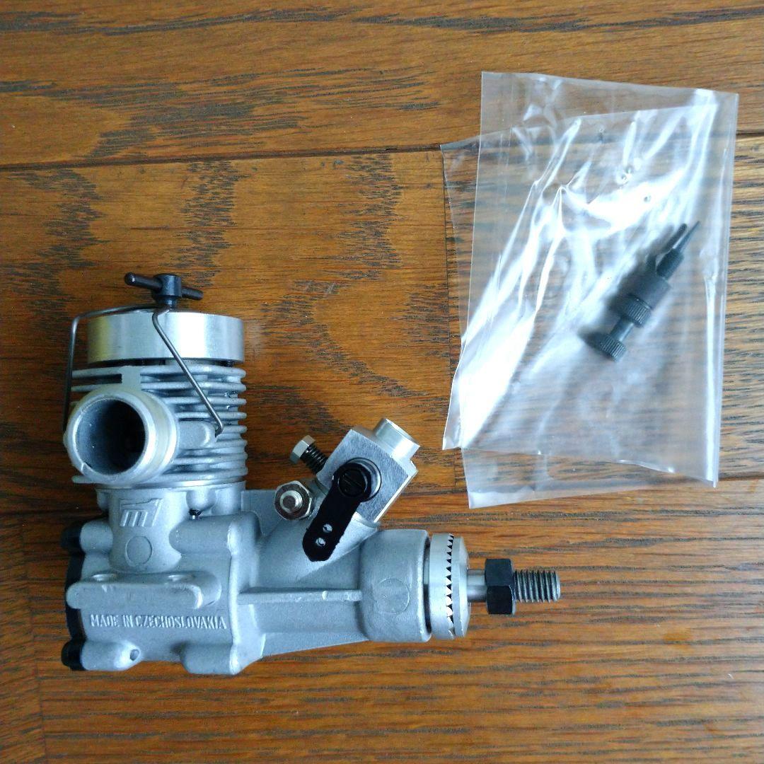 【希少】ラジコン飛行機 エンジン MVVS .15 2.5㏄＋サイレンサー