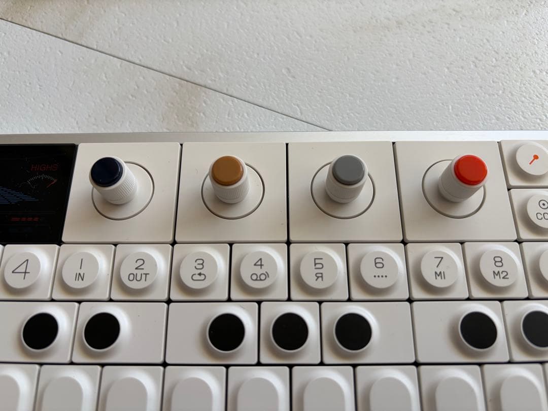 【超美品】Teenage Engineering OP-1 Field カバー付