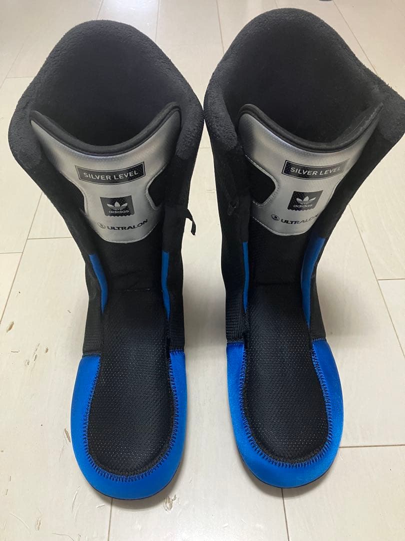 adidas スノーボードブーツ ベージュ