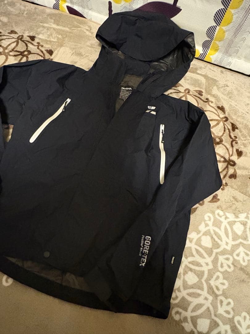 ダイワ　ゴアテックスレインウェアM