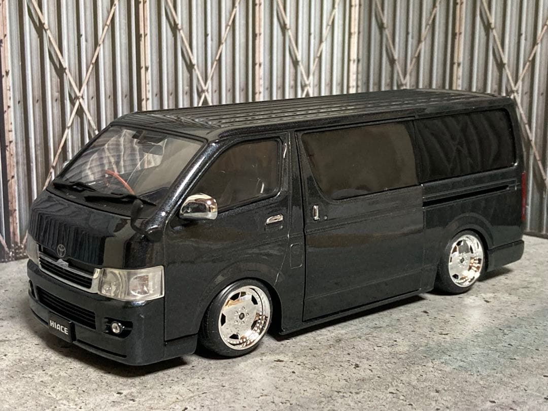 1/24 トヨタ ハイエース（カスタム品）