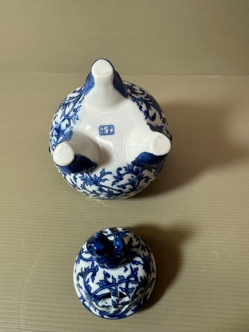 2730 染付　獅子　香炉