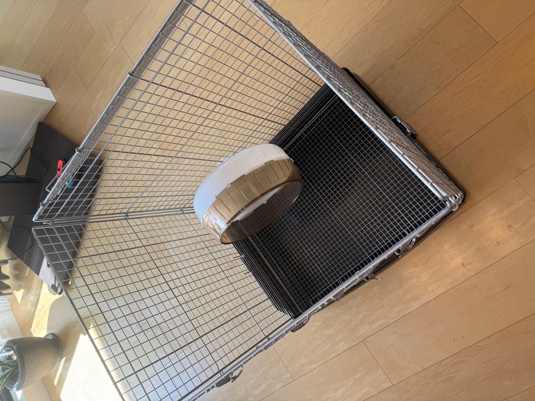 チンチラケージ　SANKO ブラック 62L x 51W x 78H 滑車付き