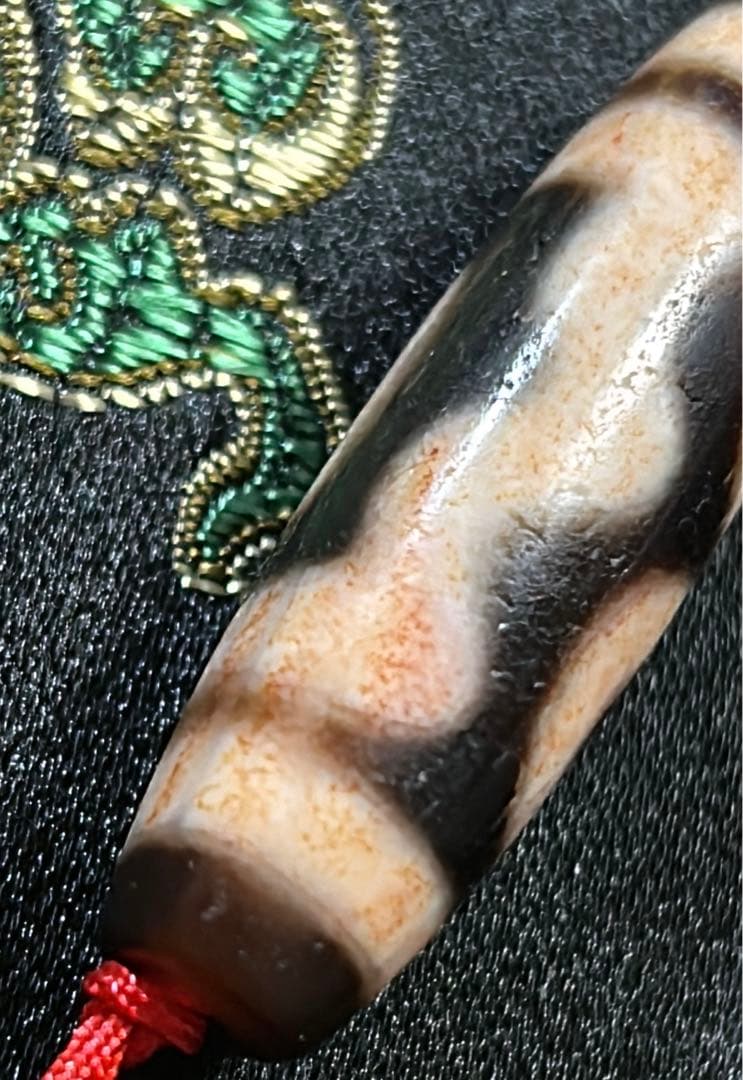 三眼天珠　朱砂　老天珠　台湾至純天珠／送料込　匿名発送／チベット　天珠　お守り