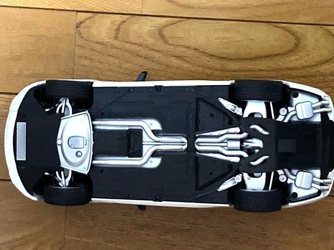  M6 Coupe Alpine White ミニカー