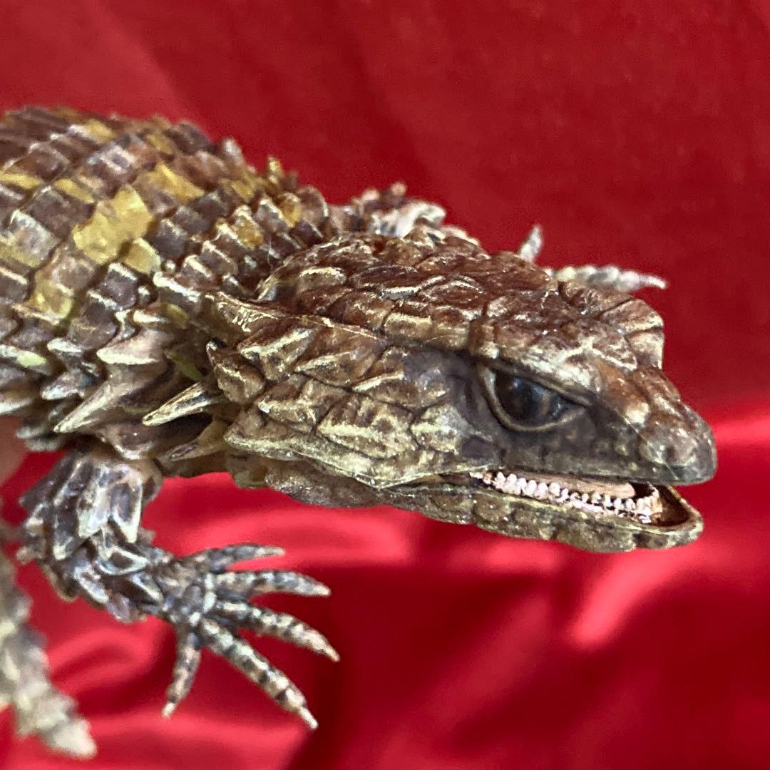 アルマジロトカゲ　リペイント品　だんごむし07 ガシャポンバンダイいきもの大図鑑