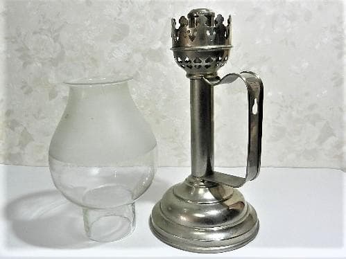 希少な「バネ押し上げ式蝋燭（ろうそく）ランプ」