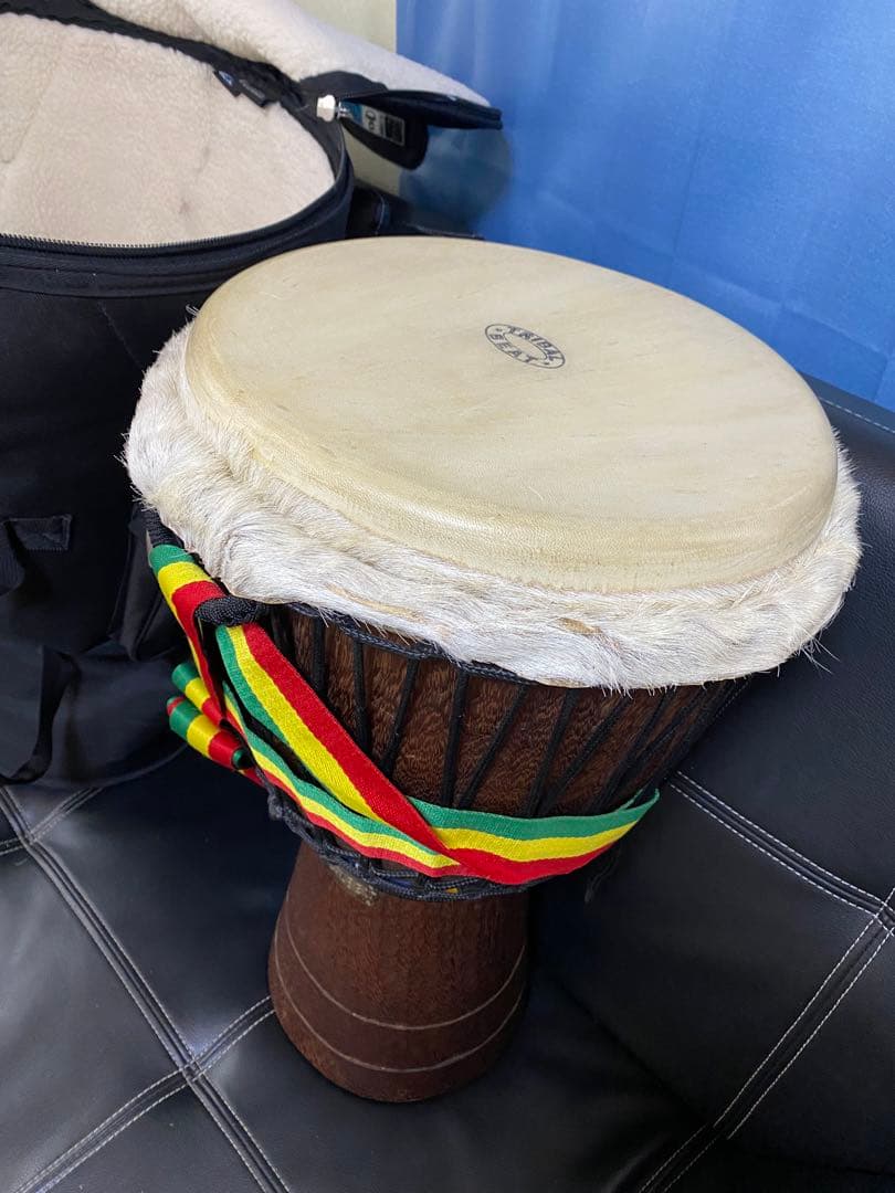 ジャンベ、太鼓、ケース付き、オリジナル　アフリカ。