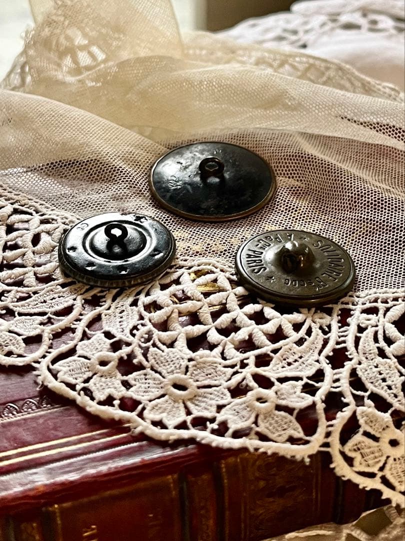 ◆フランスアンティーク｜超希少ボタン黒ブラックパリ花鳥真鍮メタル彫刻シルバー金属