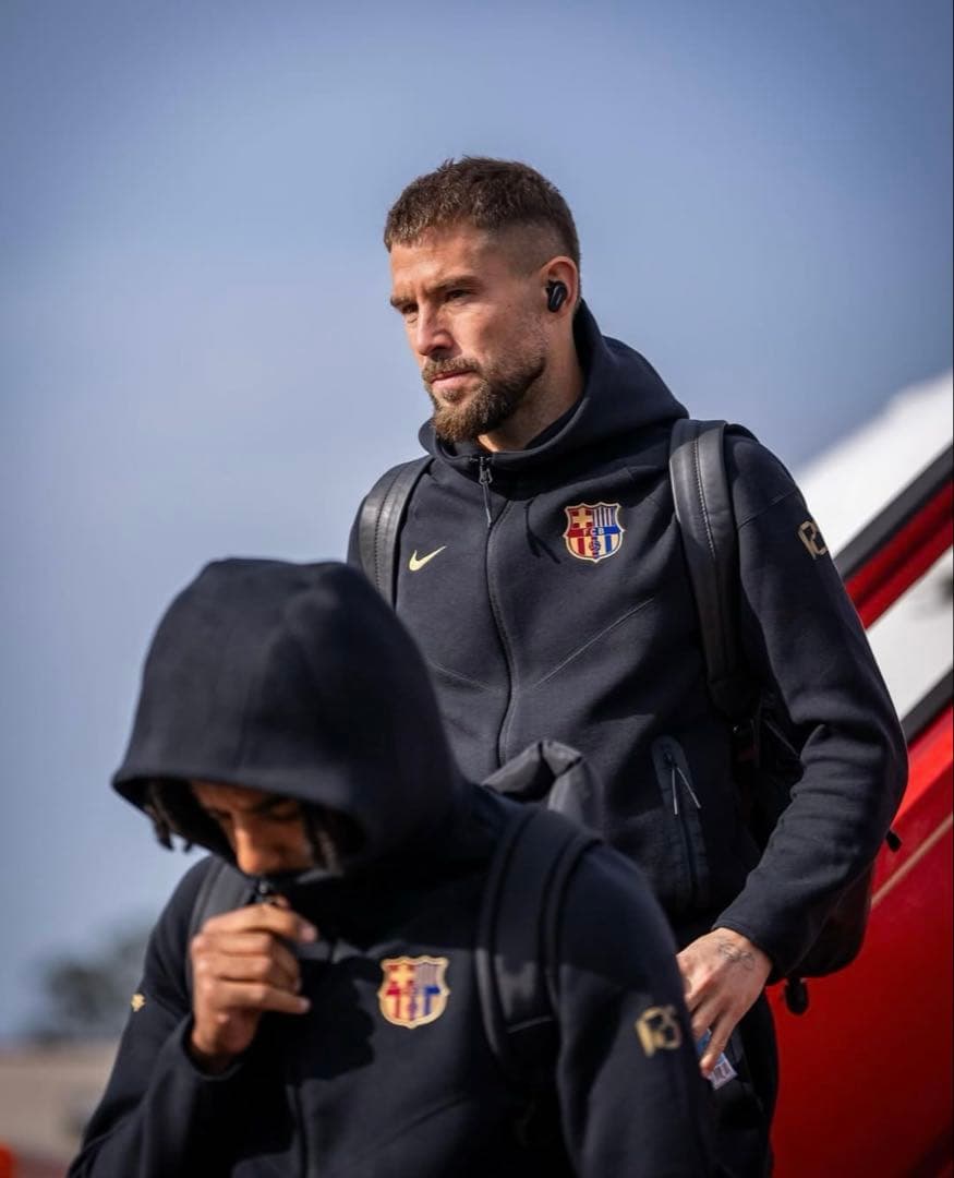 【日本未発売】NIKE tech fleece Barcelona XL