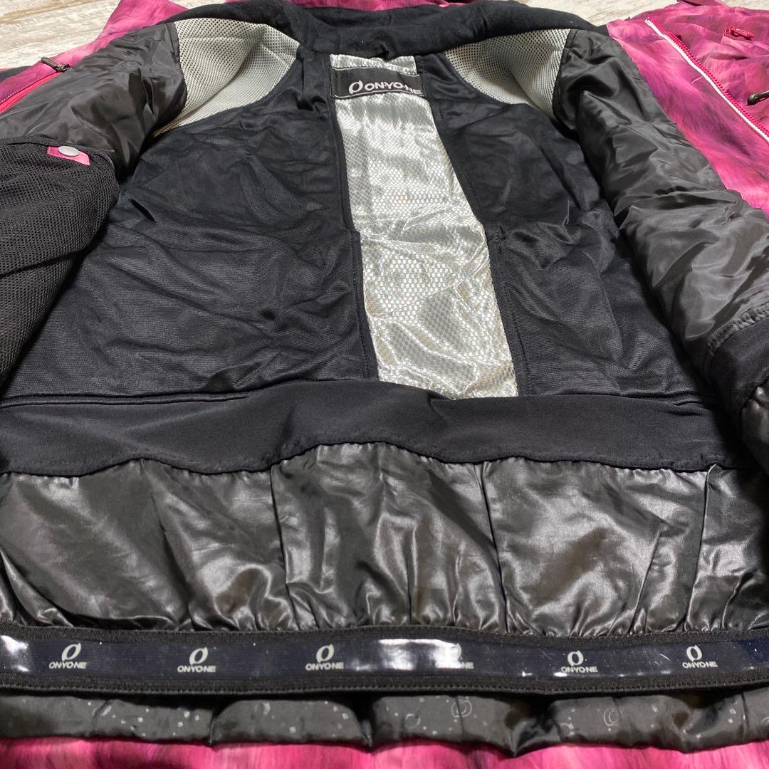 【極美品】ONYONE スキー　スノーボード　ウェアセット（Ｍ）レディース