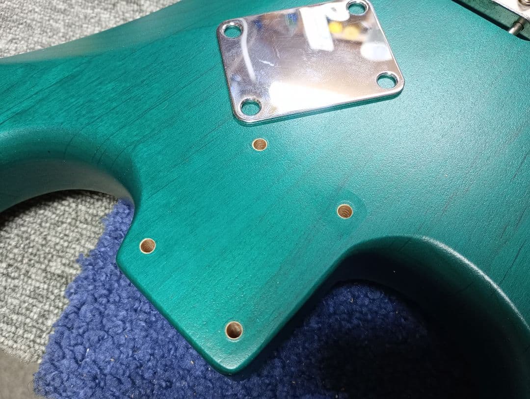 ストラトキャスター タイプ3.2kg ラッカー塗装