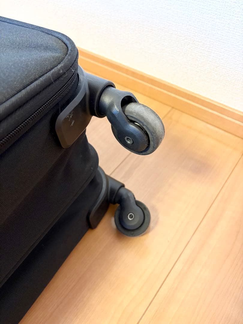 【無印良品】半分の厚みで収納できるソフトキャリー 超大型（81L）ブラック