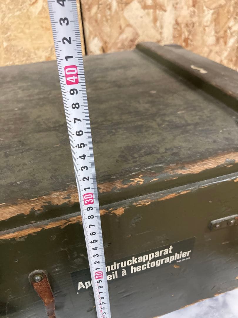 スイス Holzwerk rieder AG社　木製ミリタリーボックス。