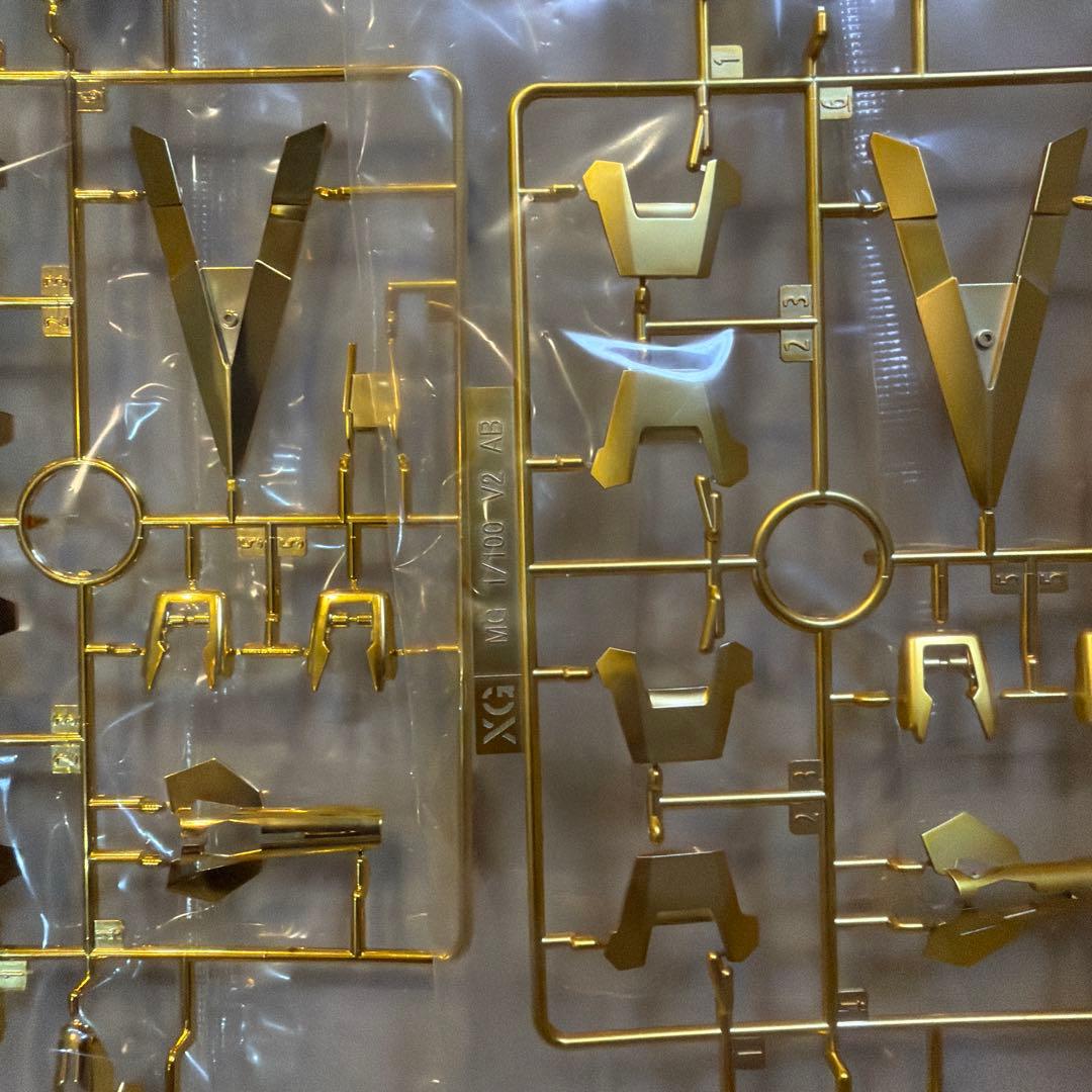 MG V2ガンダム アサルトバスター　未組み立て