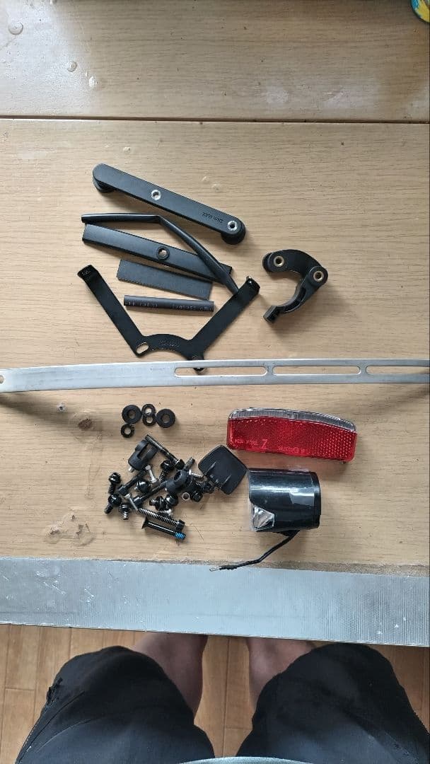 TREK　e-bike FX+2 キャリア、泥よけ、チェーンカバー前後ライト