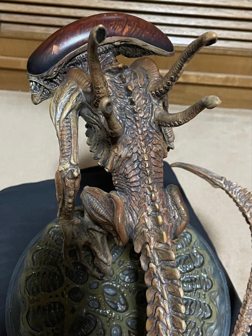 カ*シ様 【美品/元箱なし】SIDESHOW製 エイリアン4版ゼノモーフ スタチ