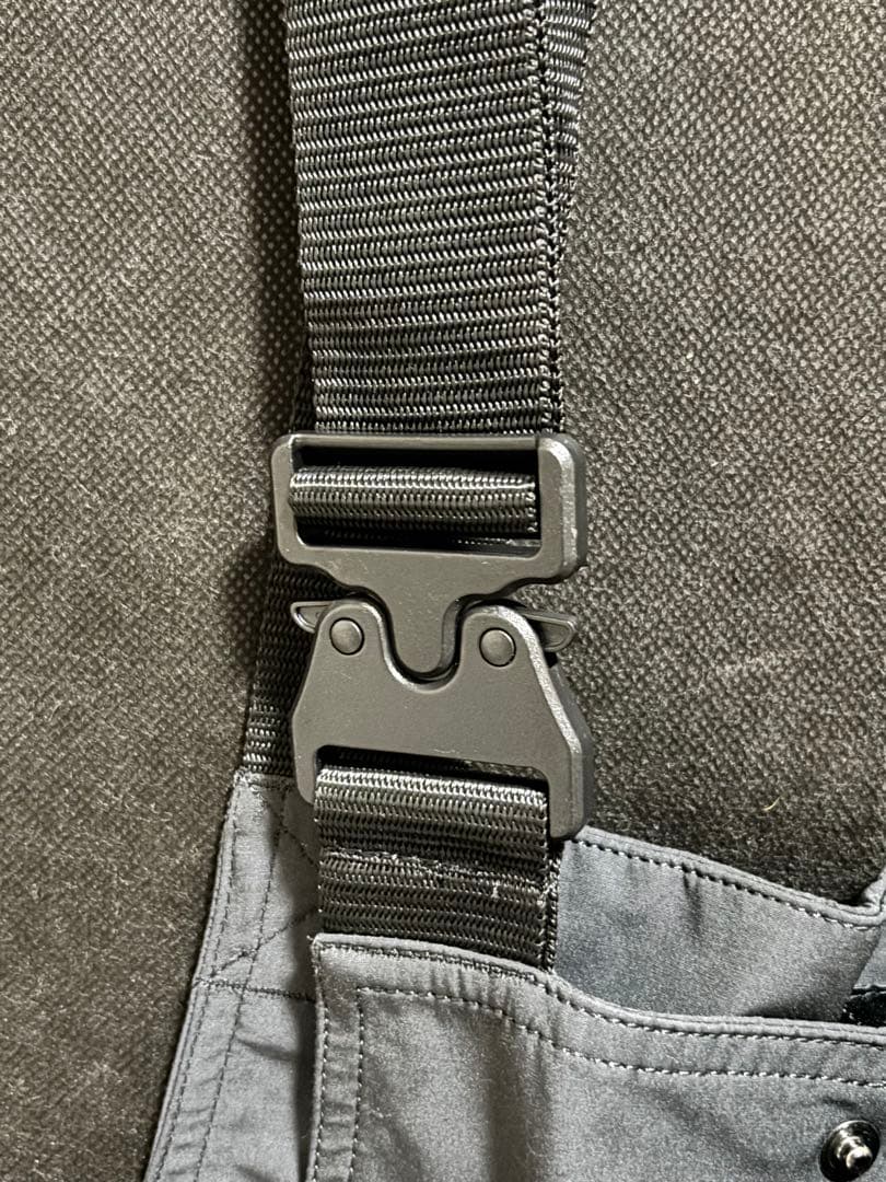 新品 OAKLEYブラック スノーボード ビブパンツ Mサイズ オークリー 防水