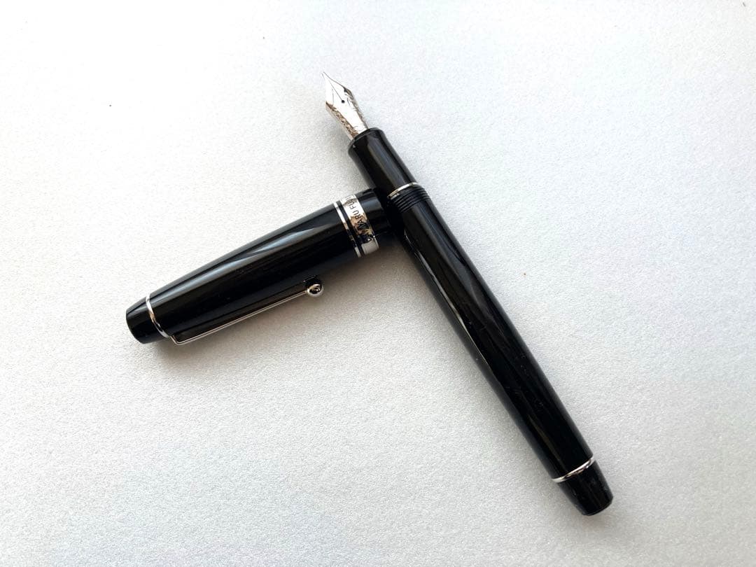 北海道 刻印入り PILOT パイロット 万年筆 黒