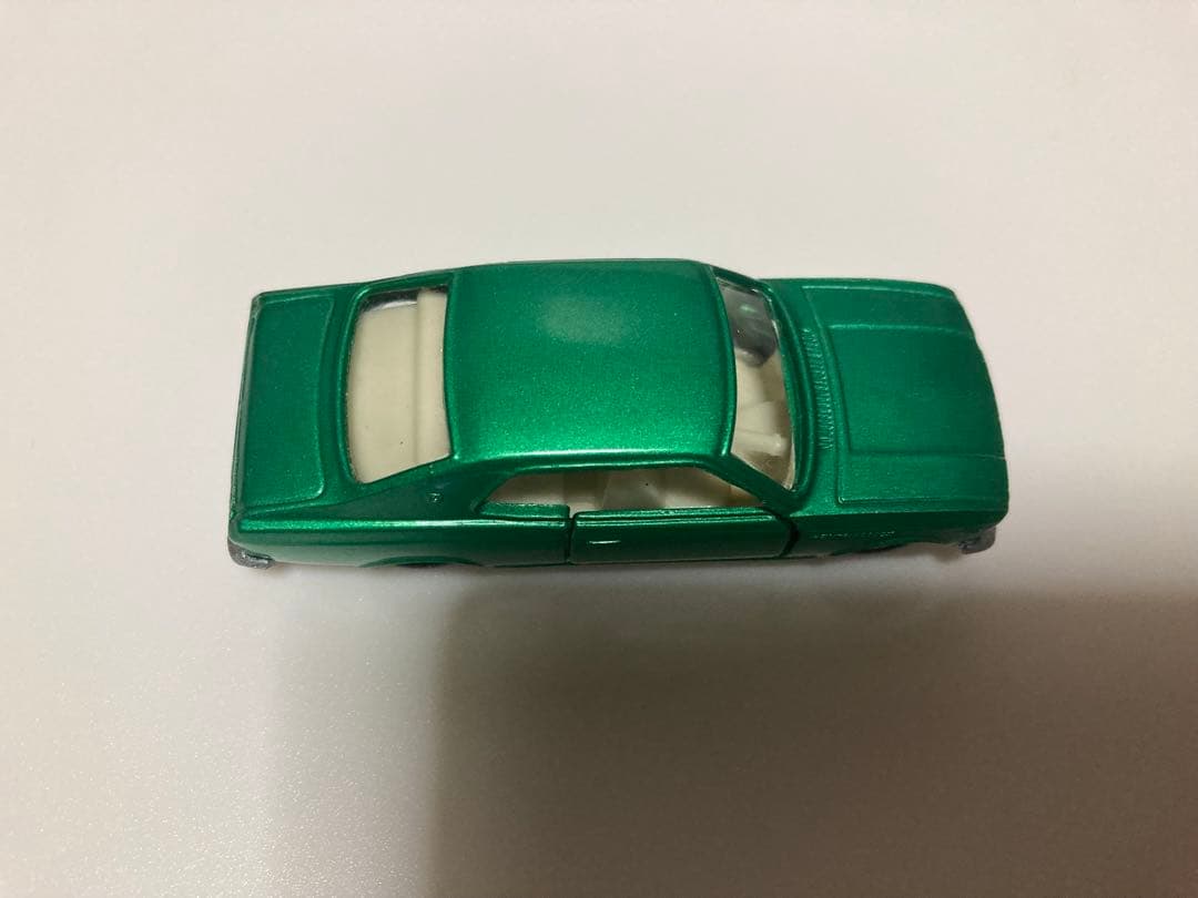 トミカ　日本製　ニッサン　ローレル2000GX 1Aホイール　色指定箱