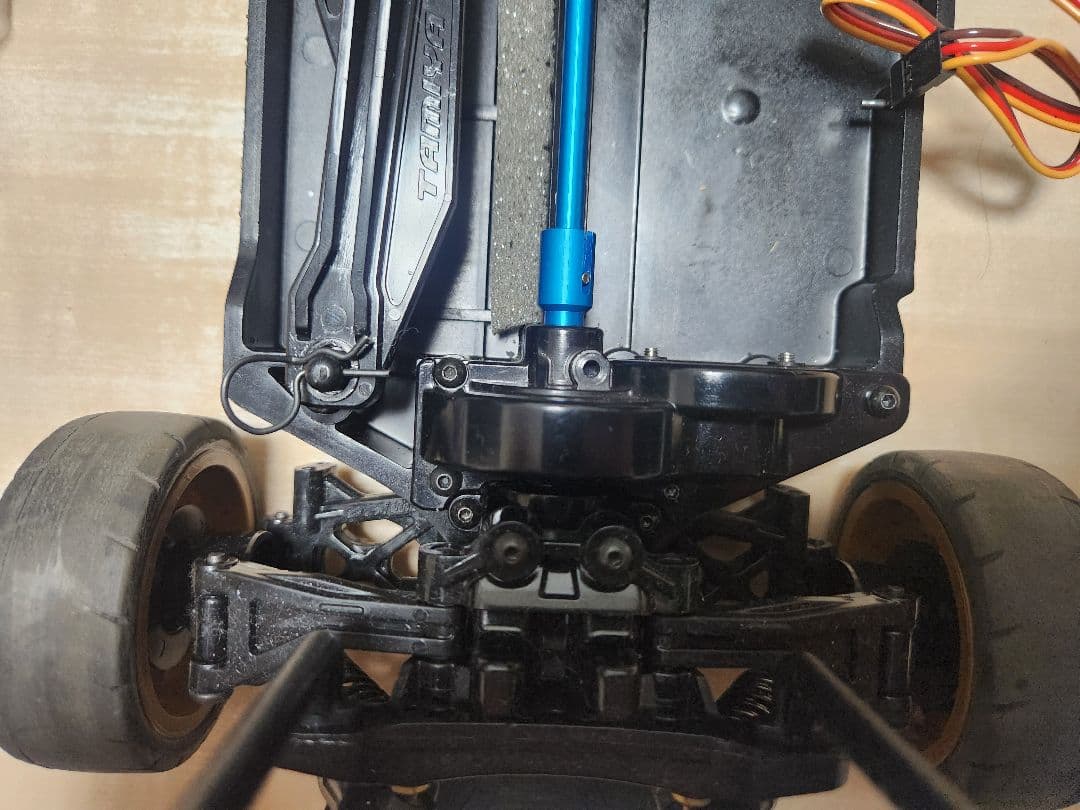 タミヤ TT-02 オプション多数 サーボ、スペアパーツ、ボディ付き シャーシ