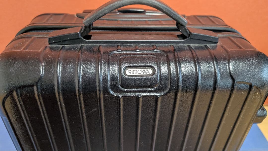 RIMOWA ブラックキャリーケース