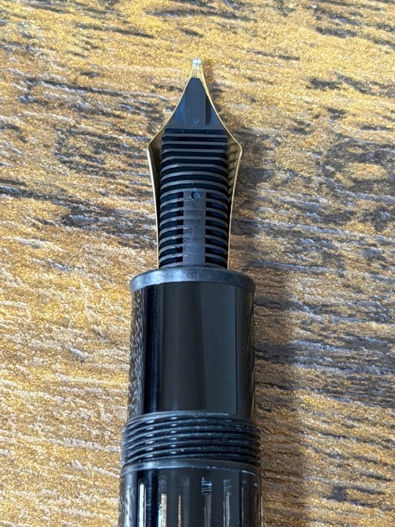 未使用に近い　149　BBニブ　18K ゴールド　三帯　ヘミングウェイ　万年筆