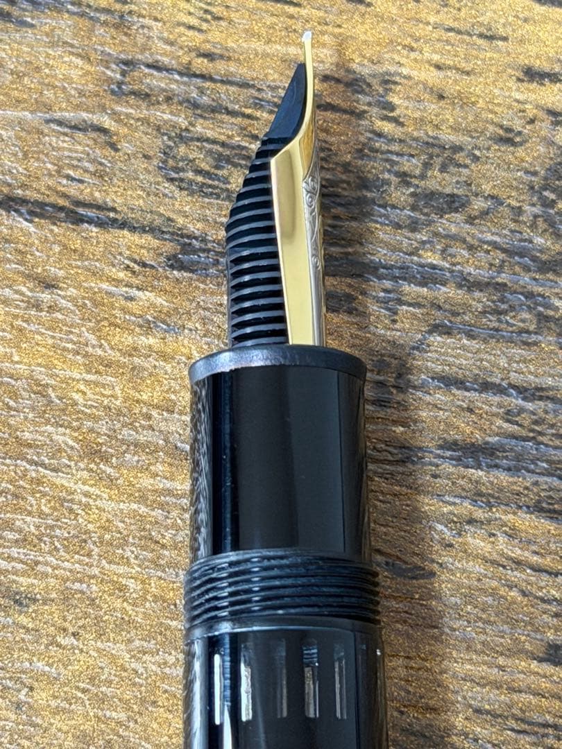 未使用に近い　149　BBニブ　18K ゴールド　三帯　ヘミングウェイ　万年筆