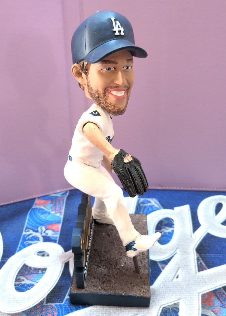 ロサンゼルス・ドジャース クレイトン・カーショウ 記念フィギュア