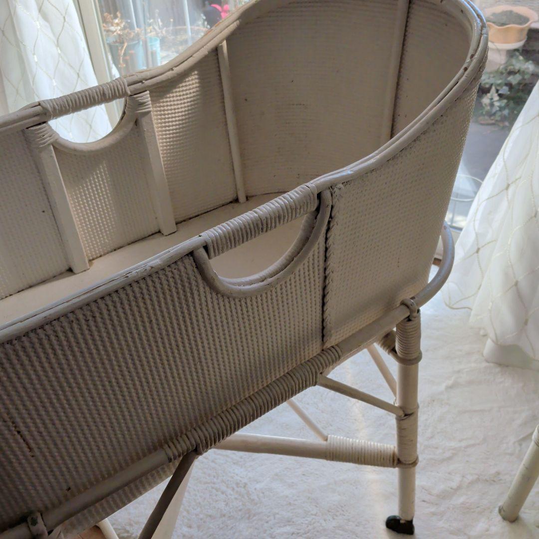 アンティーク　ベビーバスケット ホワイト　シャビーシック