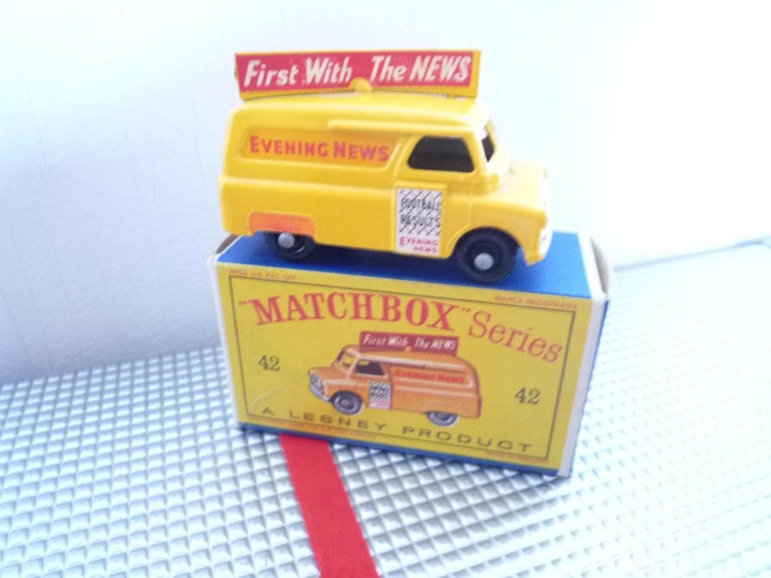 MATCHBOX N°42 BEDFORD PAPERS VAN 1961