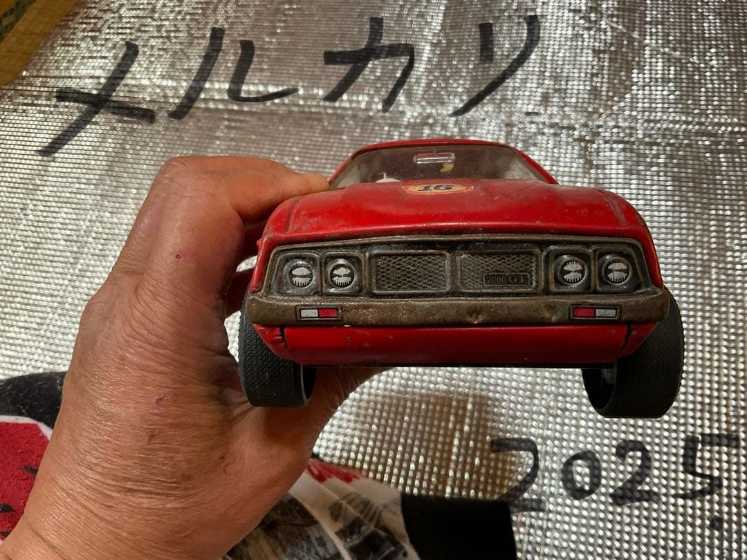 DAIYA／スカイライン・ケンメリ2000GT。ブリキカー【紙シール付き】。