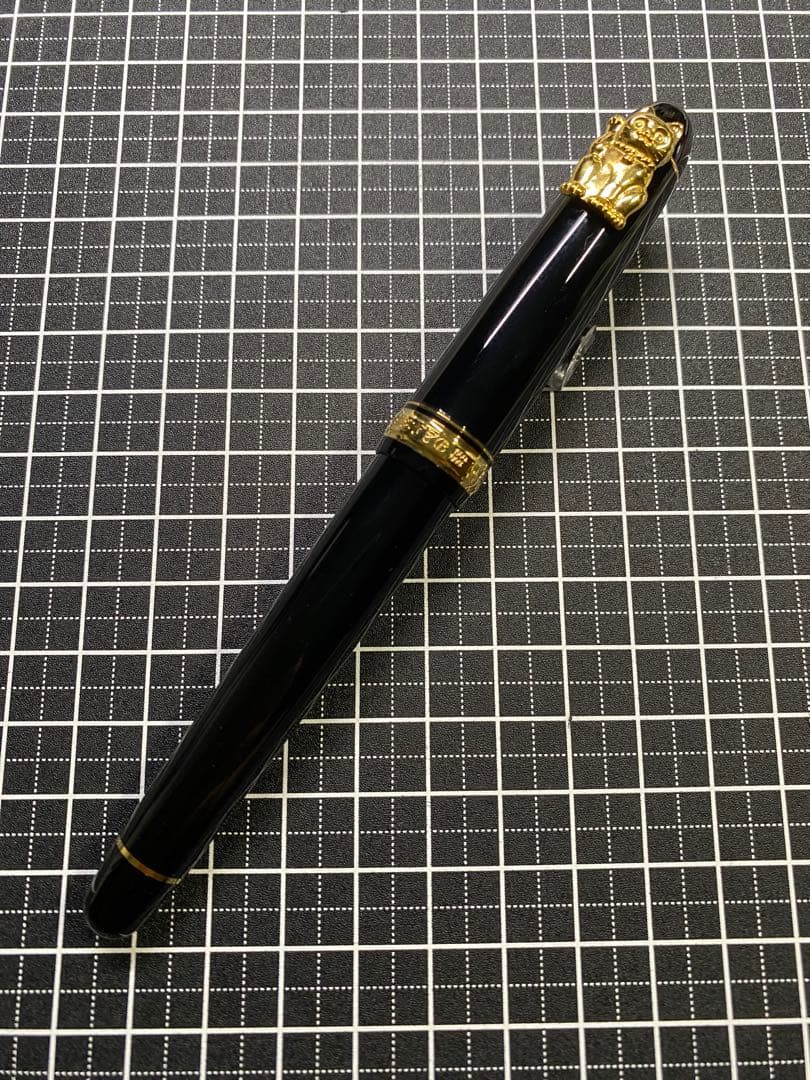 PLATINUM CENTURY #3776 廻り止め　招き猫　万年筆　字幅M