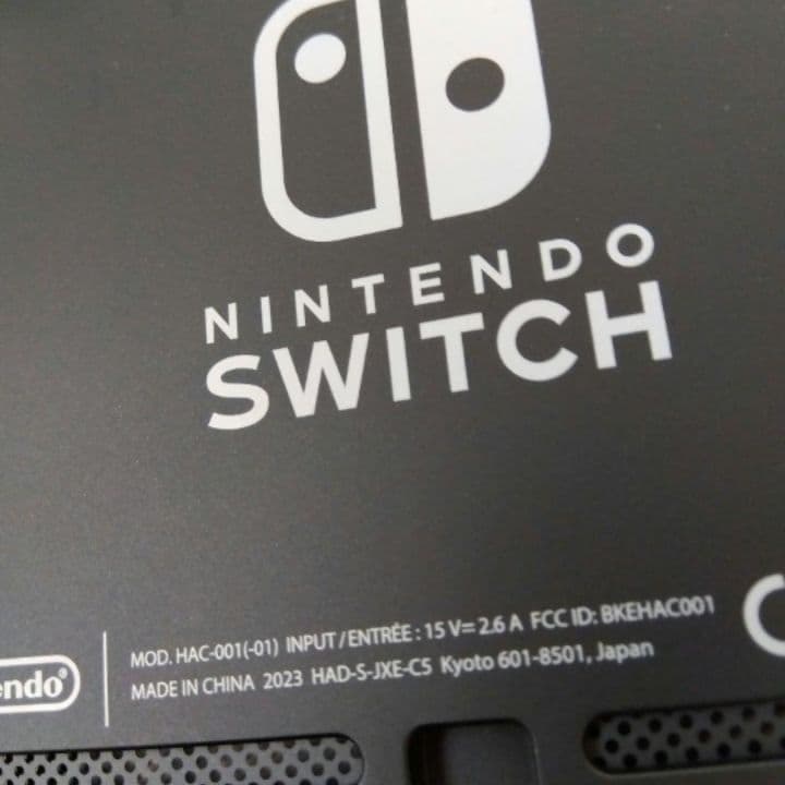 【未使用に近い】2023年モデル nintendo switch本体