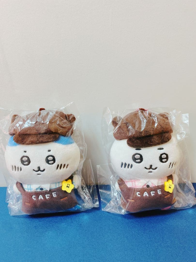 ちいかわ カフェの店員さんマスコット（ちいかわ、ハチワレ）