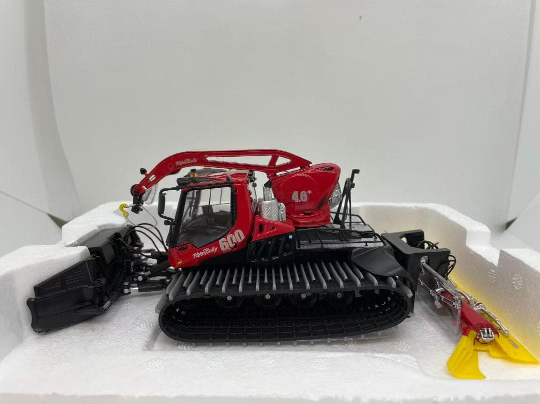 ミニカー 13R-011 JC 1/43 Pisten Bully 600 W