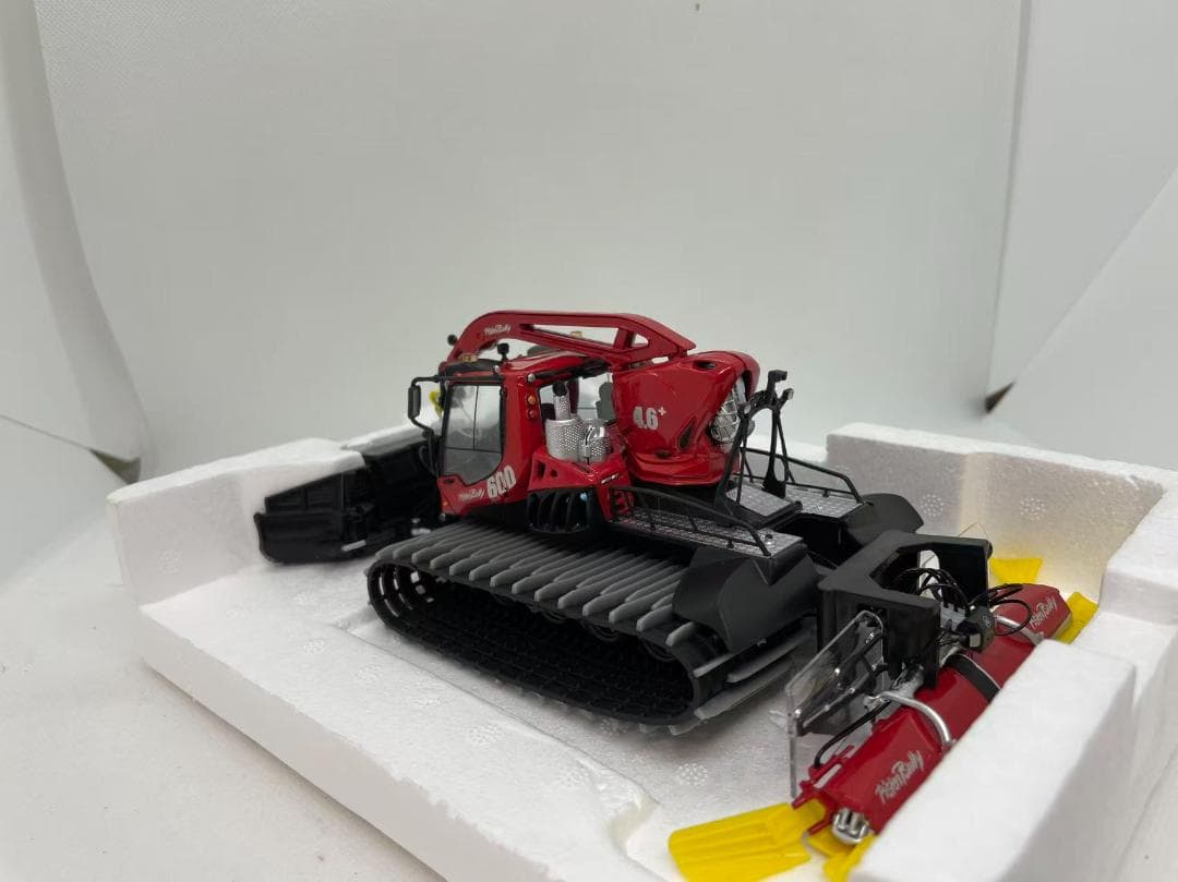 ミニカー 13R-011 JC 1/43 Pisten Bully 600 W