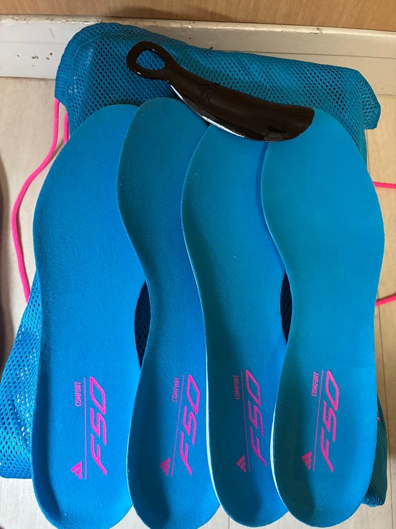 F50 サッカースパイク　ピンク/ブルー 28cm 新品