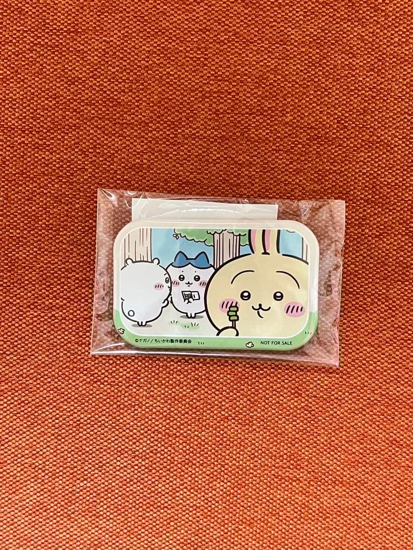 ちいかわ　DVD 豪華版　新品未開封　なんとかバニア　缶バッジ