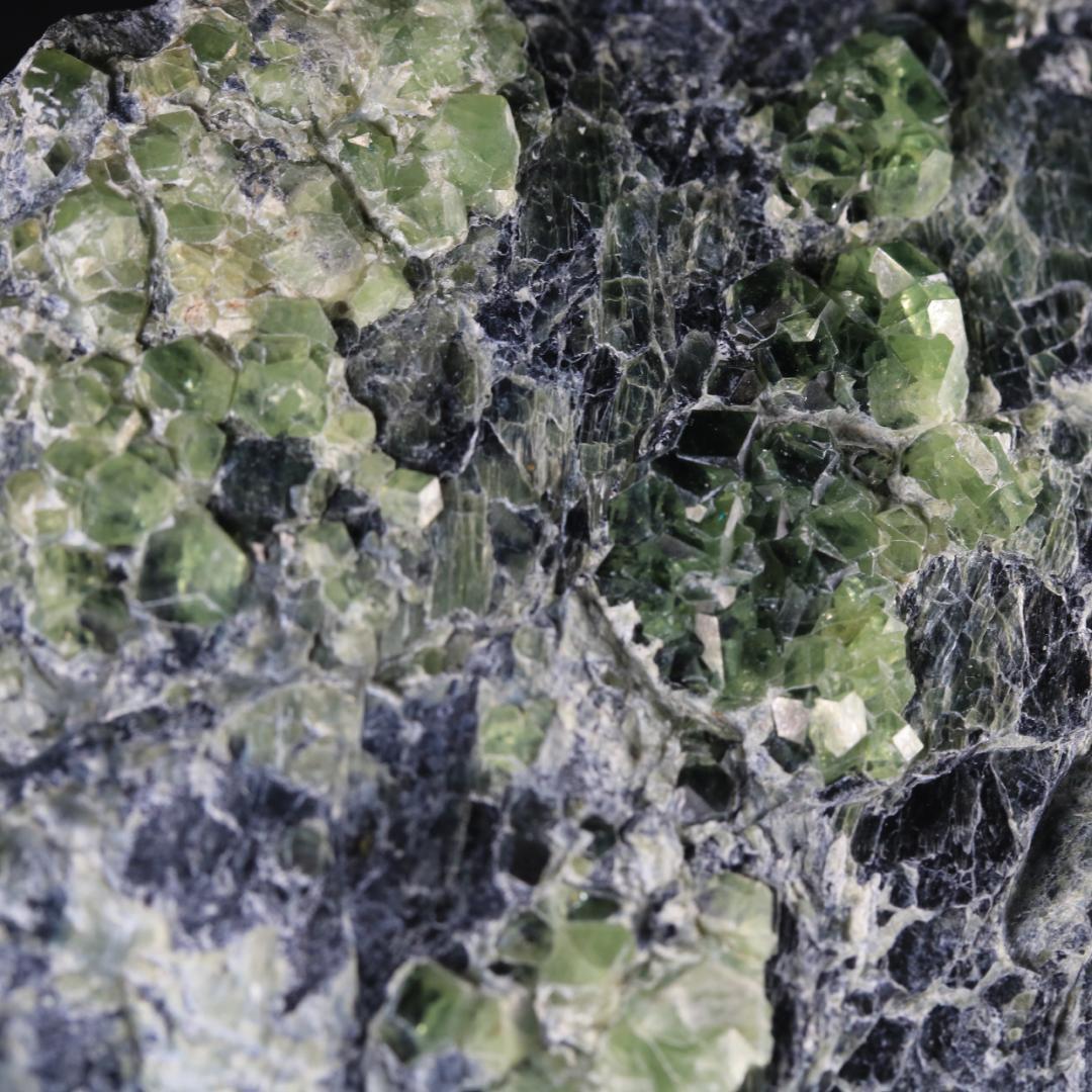 大型標本 デマントイドガーネット 【10】/ パキスタン産 / 鉱物標本 原石