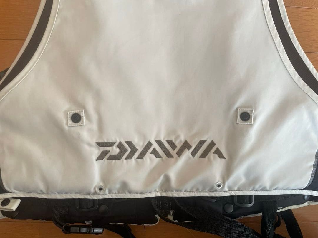 ダイワ トーナメントバリアテック 枕付サイバーフロートベスト DF-3104 L