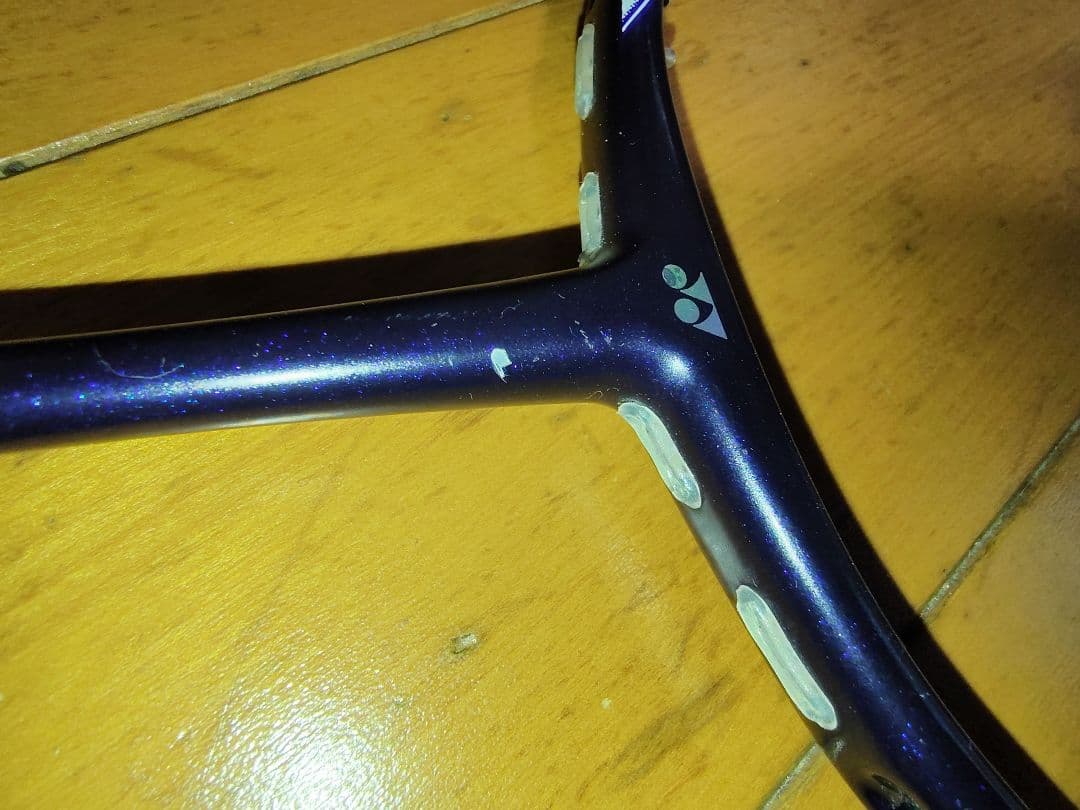 L*N様 YONEX アストロクス100ZZ 4UG5