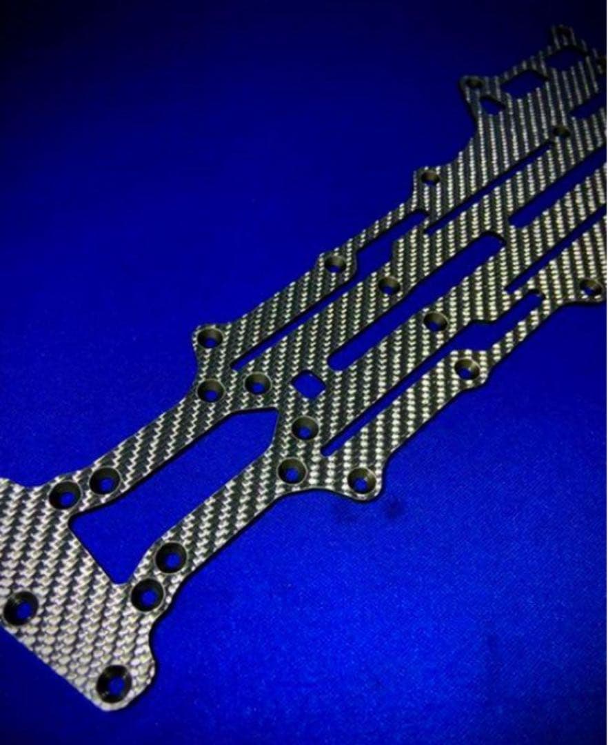 特注シルバーカーボン製　YD-2R 用ハイトラクションシャーシ　蕨山Carbon