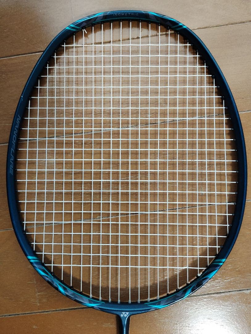 美品！ YONEX ナノフレア800プロ 4UG5