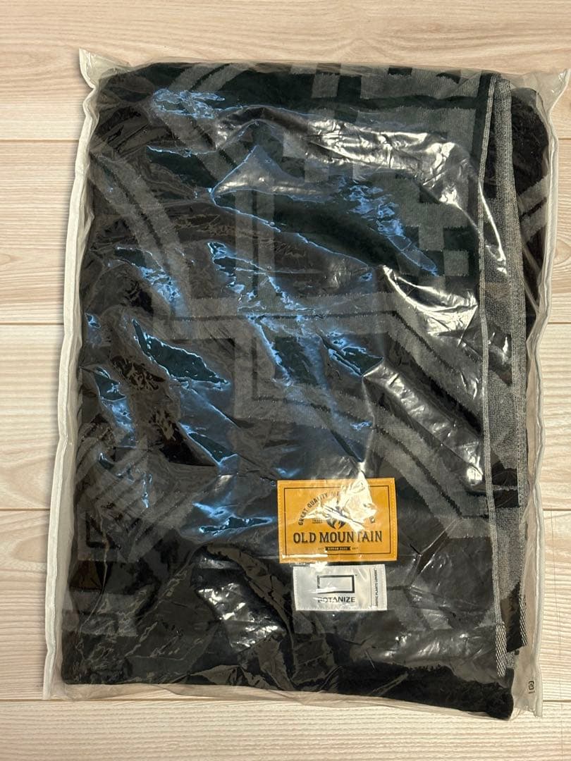 OLD MOUNTAIN BOTANIZE kakemono黒