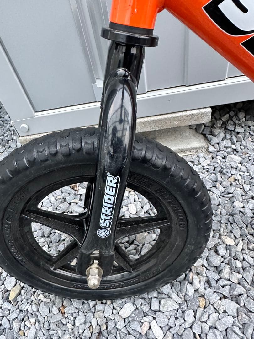ストライダー　オレンジ　スポーツ　12インチ　スタンド付き
