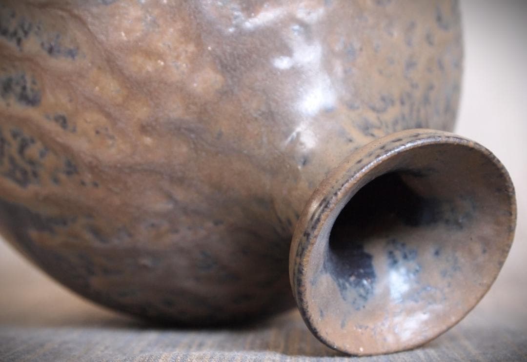 人気作家★竹中健次【師：人間国宝　伊勢崎淳】★伊部（黒）蕪徳利★共箱