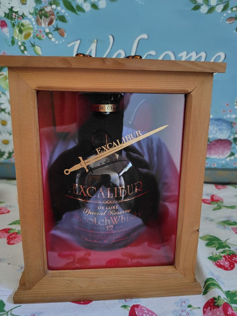 エクスカリバー　760ml デラックス　ウイスキー　１２年　陶器ボトル　箱付き