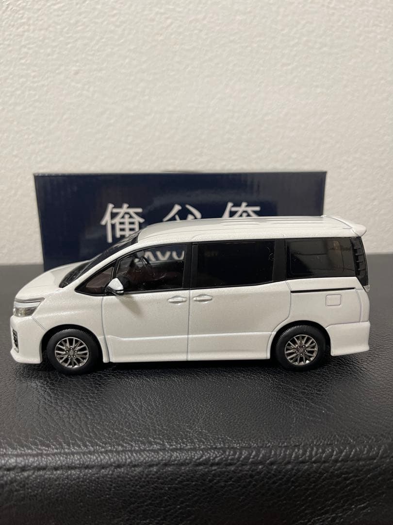 80ヴォクシーミニカー